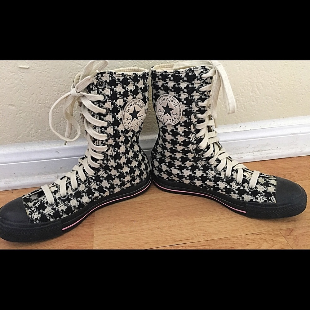 Converse - Picture 3 of 5